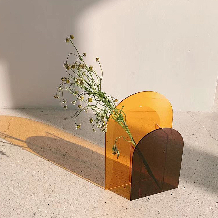 MOMENT acrylic vase